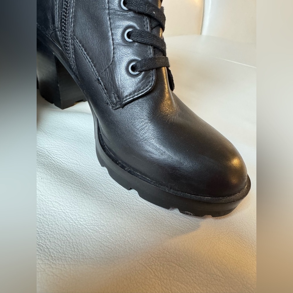 Frye Myra Lug Combat Black Italian Leather Heel Zip Up Lace Up Ankle Boot - Picture 2 of 10